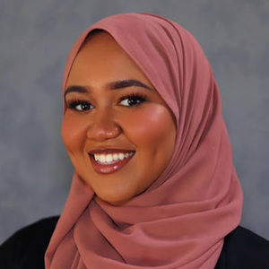 Meet your Posher, Muna